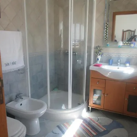 Maria Ines House 招待所 3*