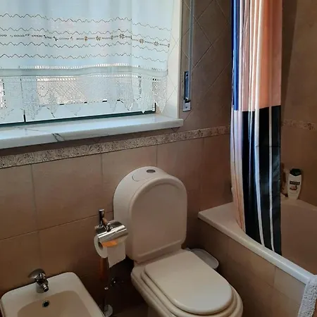 Maria Ines House 3* 纳扎雷