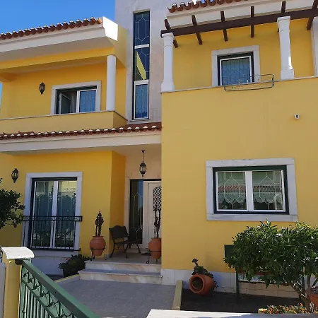 Maria Ines House 招待所 3*