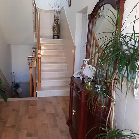 Maria Ines House ゲストハウス